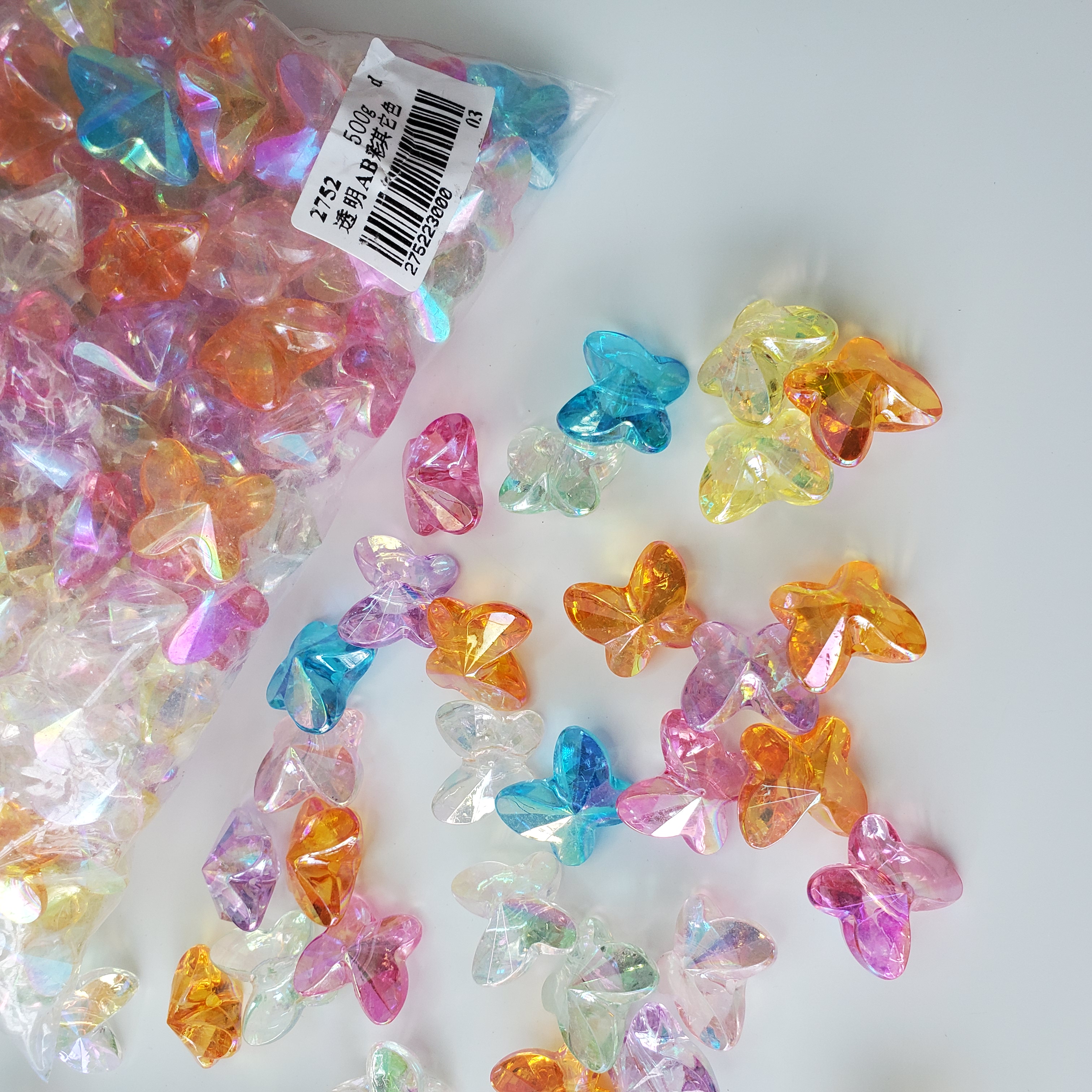 Wholesale of Chen Ming's acrylic transparent AB butterfly-shaped necklaces, loose bead earrings, hair strings and other accessories Application Scenario