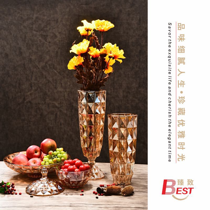 Yuxing Glass Large Vase Thickened crystal glass vase ornament, creative living room flower arrangement transparent water-grown rose decorative ornament Application Scenario