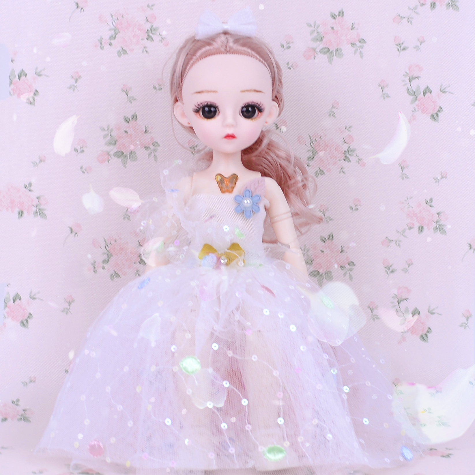 娃娃公仔实物图