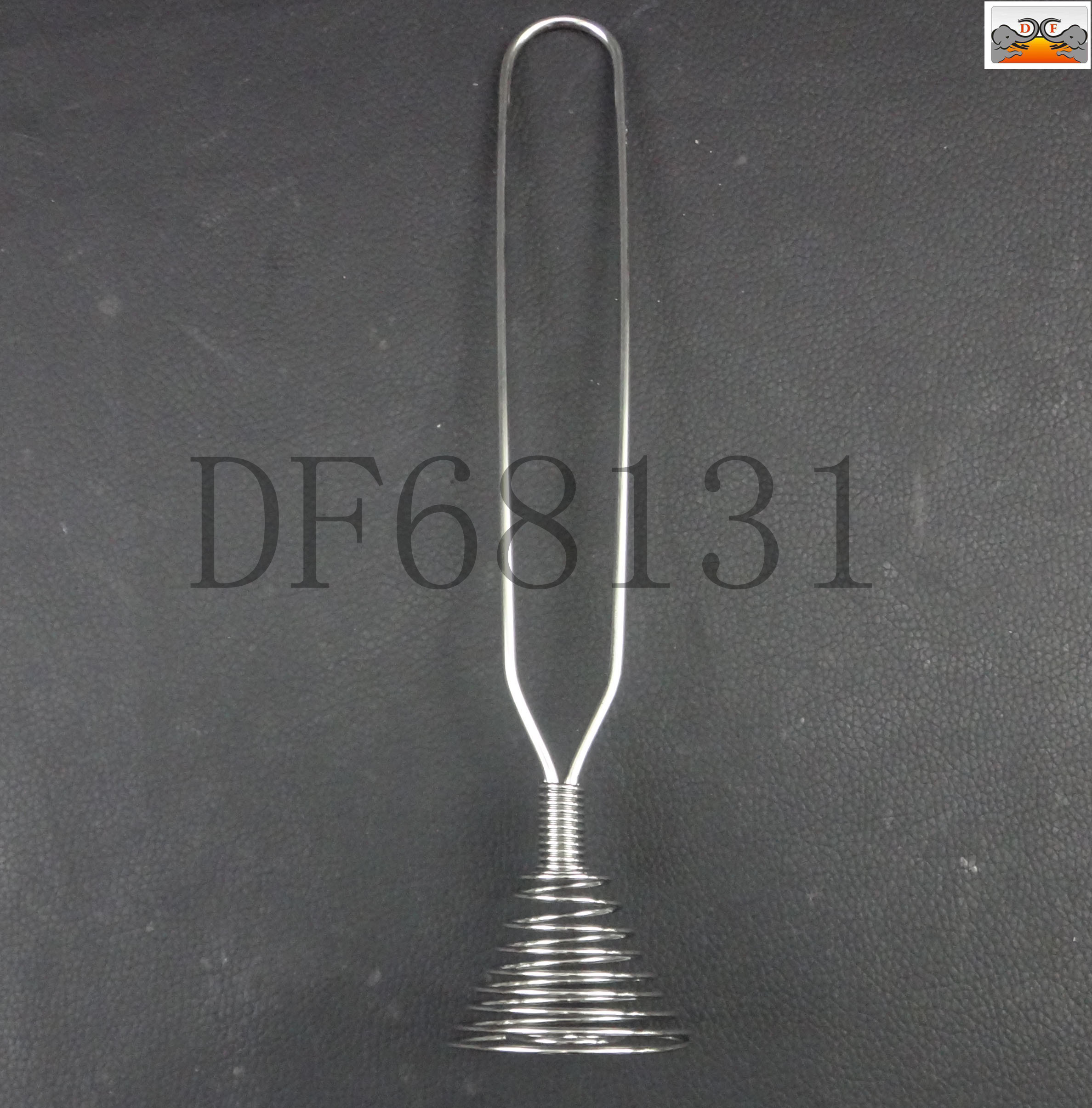 DF68131 steel wire egg beater, stainless steel press type egg beater, egg cream mixer, household manual press type rotary mixer, DF TRADING HOUSE Application Scenario