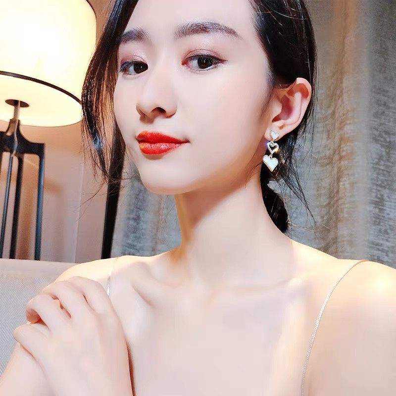 Dingxin Accessories Earrings 9120087, a popular new product in foreign trade, offers fashionable metal earrings with a European and American style. Wholesale supply from the manufacturer Specification image