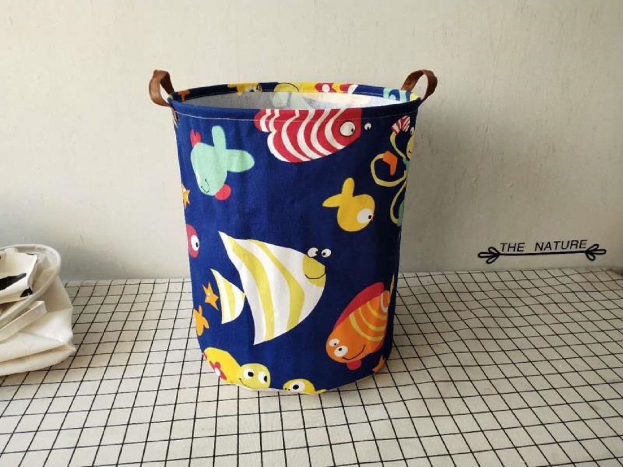 折叠收纳筐/脏衣篮/收纳桶白底实物图