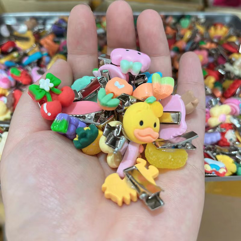 2022 New Children's hairpins and clips, cute fruit cartoon hair accessories for babies, non-damaging duckbill clips, small clips, wholesale hair accessories for girls h-0612 details Picture