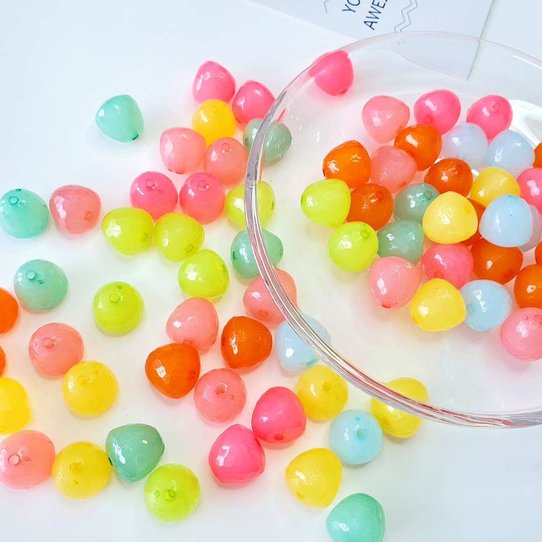 Wholesale of 14mm acrylic straight-hole candy-colored strawberry-shaped loose beads DIY jewelry accessories Item Picture