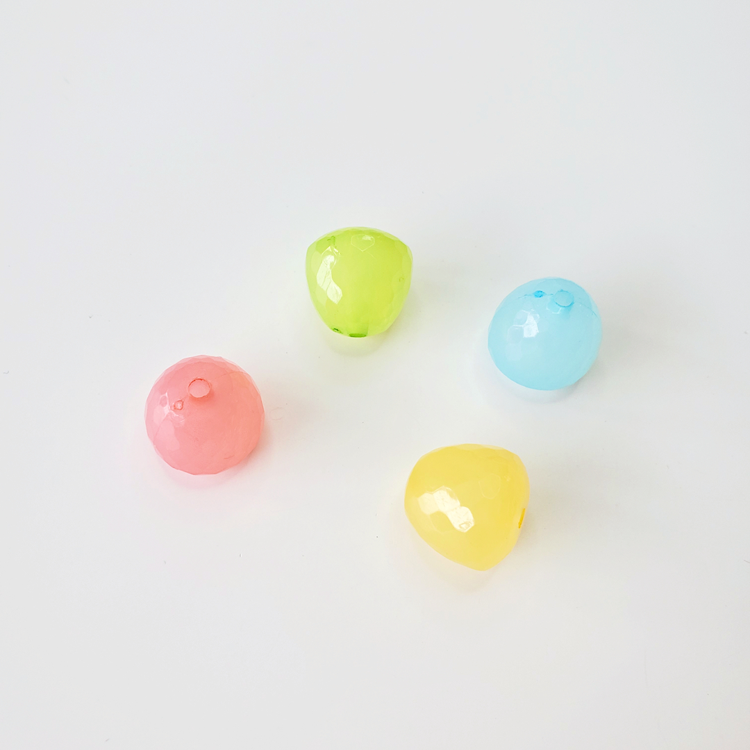 Wholesale of 14mm acrylic straight-hole candy-colored strawberry-shaped loose beads DIY jewelry accessories details Picture