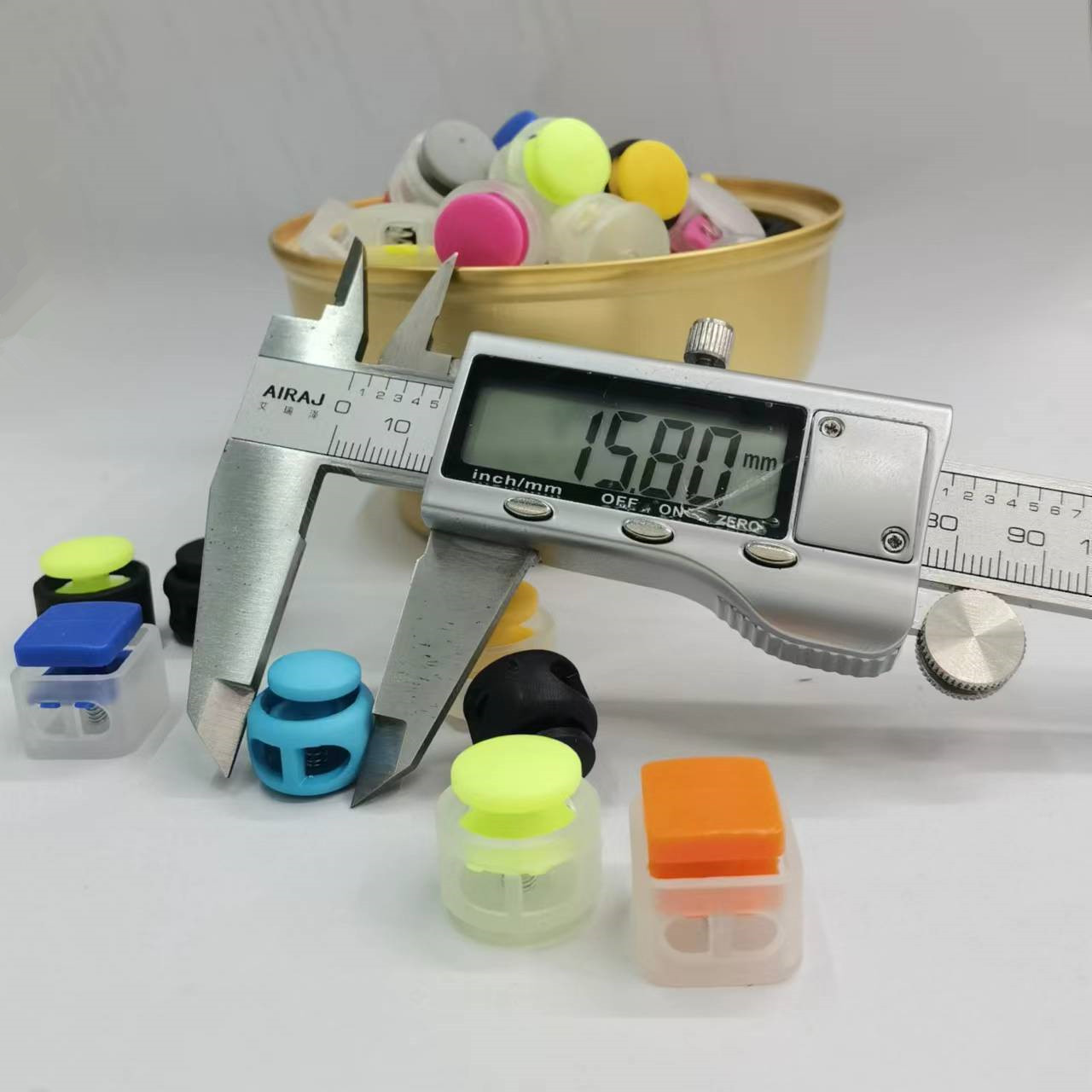 Double-color round mushroom-shaped plastic pig nose rope buckle, spring snap buckle, nylon string buckle, luggage and clothing decoration, pull-out adjustment buckle details Picture
