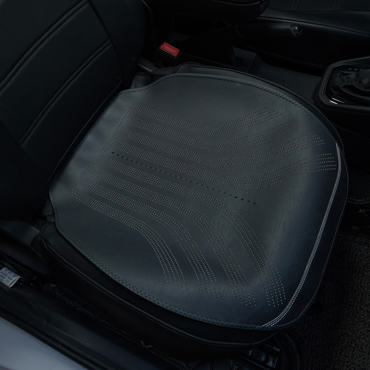 2022年新款纳帕皮马鞍垫四季通用汽车坐垫小蛮腰坐垫批发其威车饰QW25