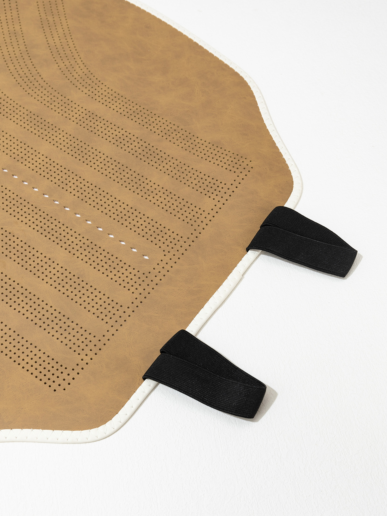2022 New Napa leather saddle cushion, Little Waist seat cushion, semi-surround car seat cushion, all-season cushion wholesale, all-season universal Napa leather car seat cushion, Qiwei Car decoration QW28 Application Scenario