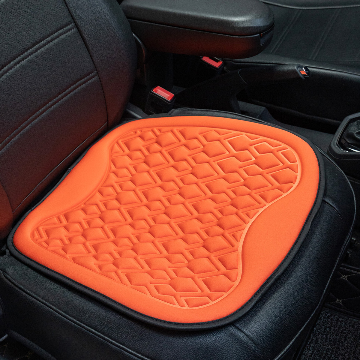 汽车坐垫夏季凉垫冰丝座椅套车垫四季通用夏天透气小蛮腰凉席座垫单片其威车饰QW36