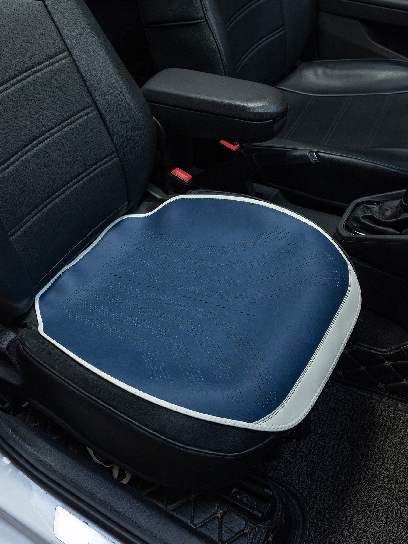 汽车用品/汽车坐垫/纳帕皮马鞍垫产品图