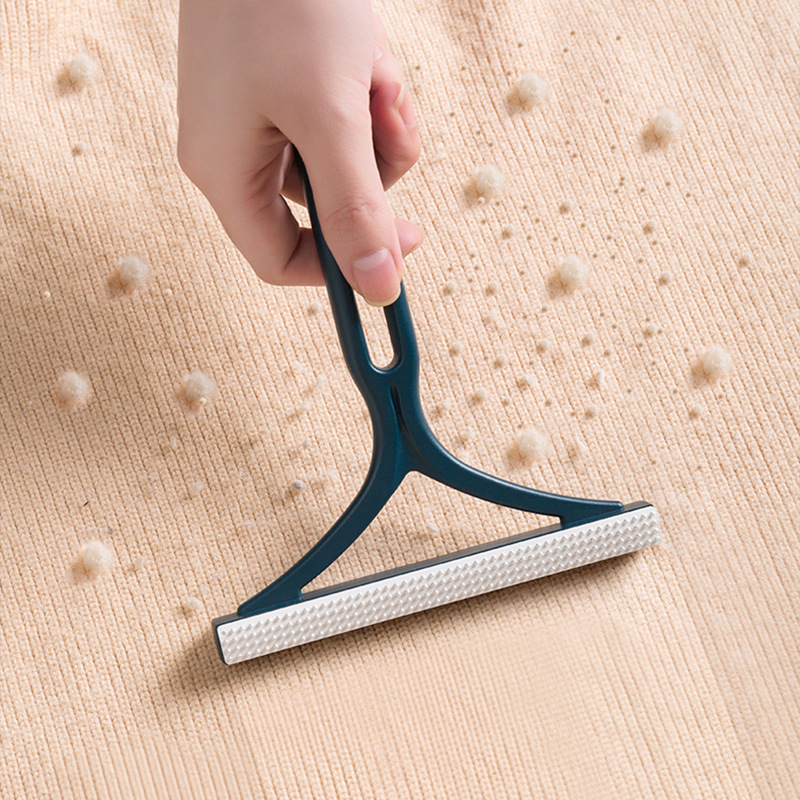 Clothes lint remover