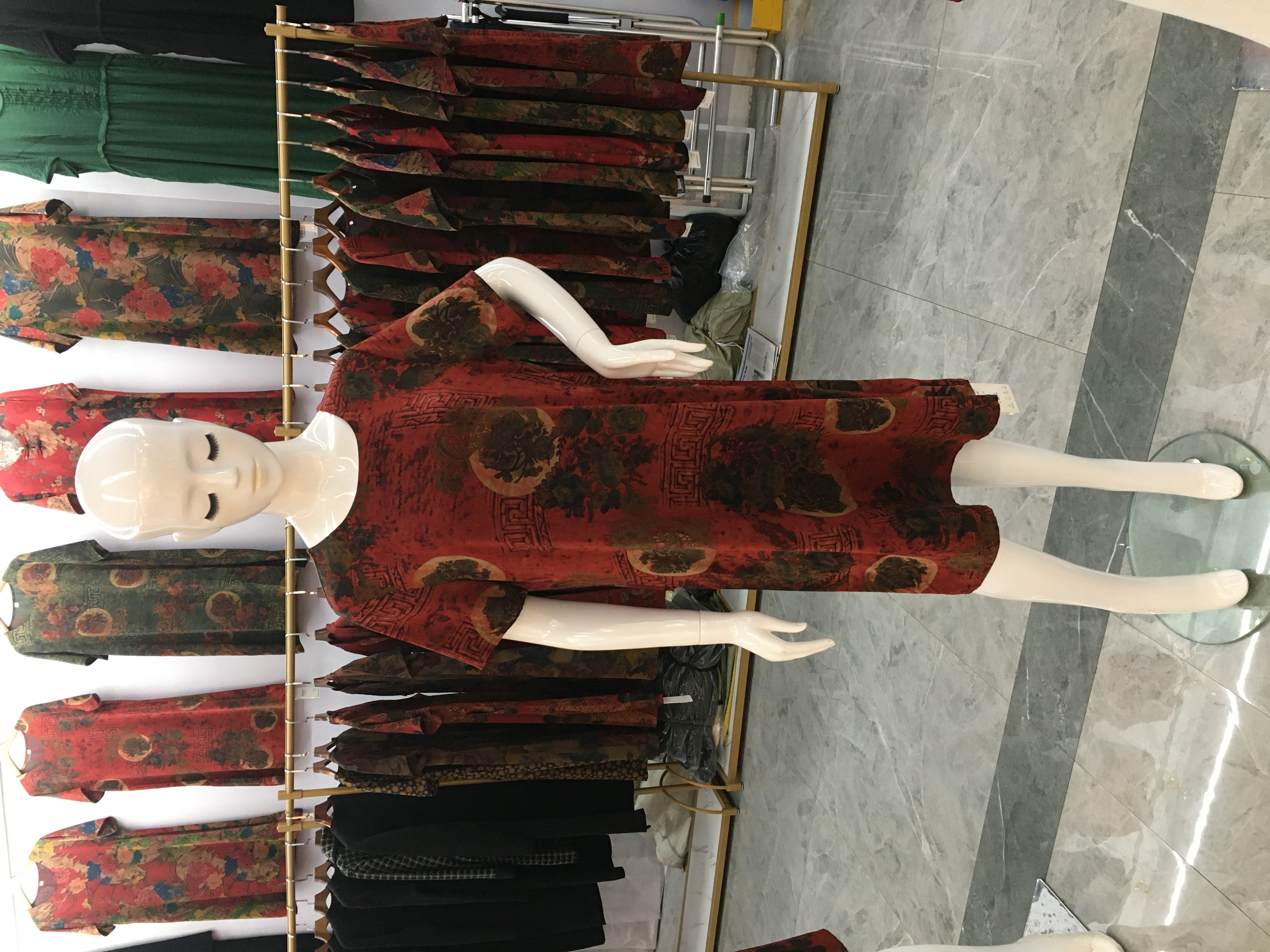 Silk-like dress for middle-aged and elderly people Application Scenario