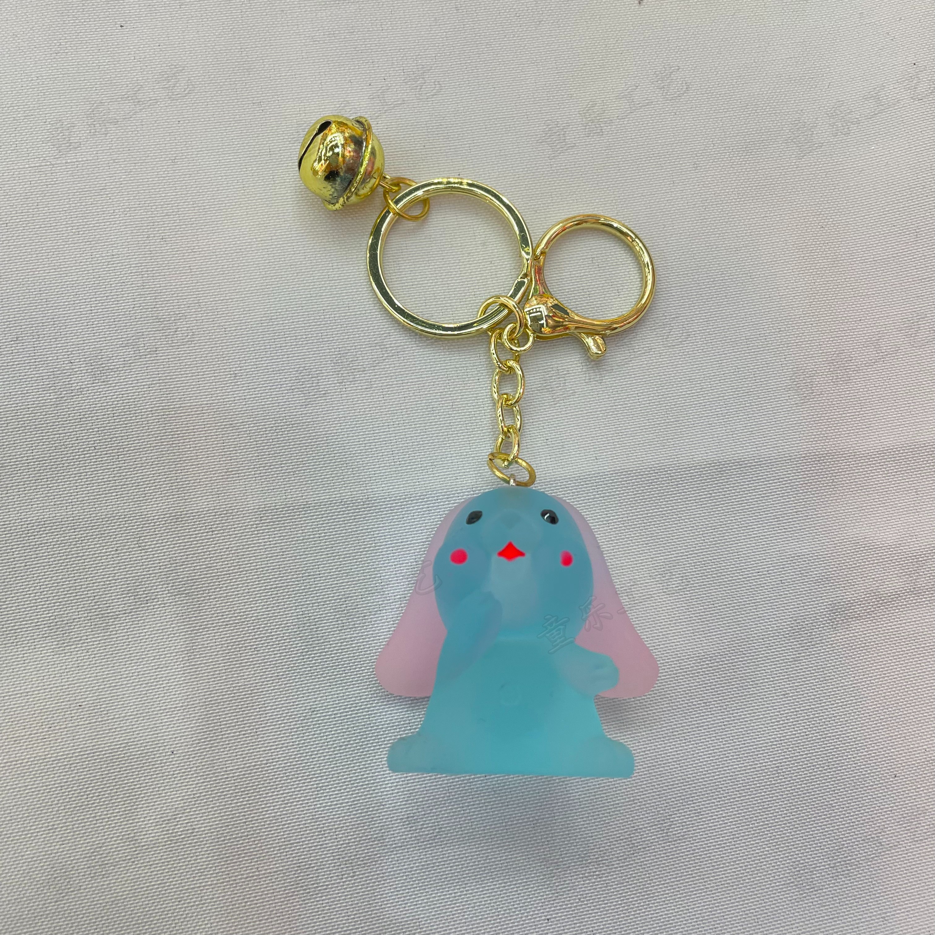 Crystal rabbit keychain, girls' schoolbag pendant, exquisite key chain, cartoon and cute, girlish car key pendant Application Scenario