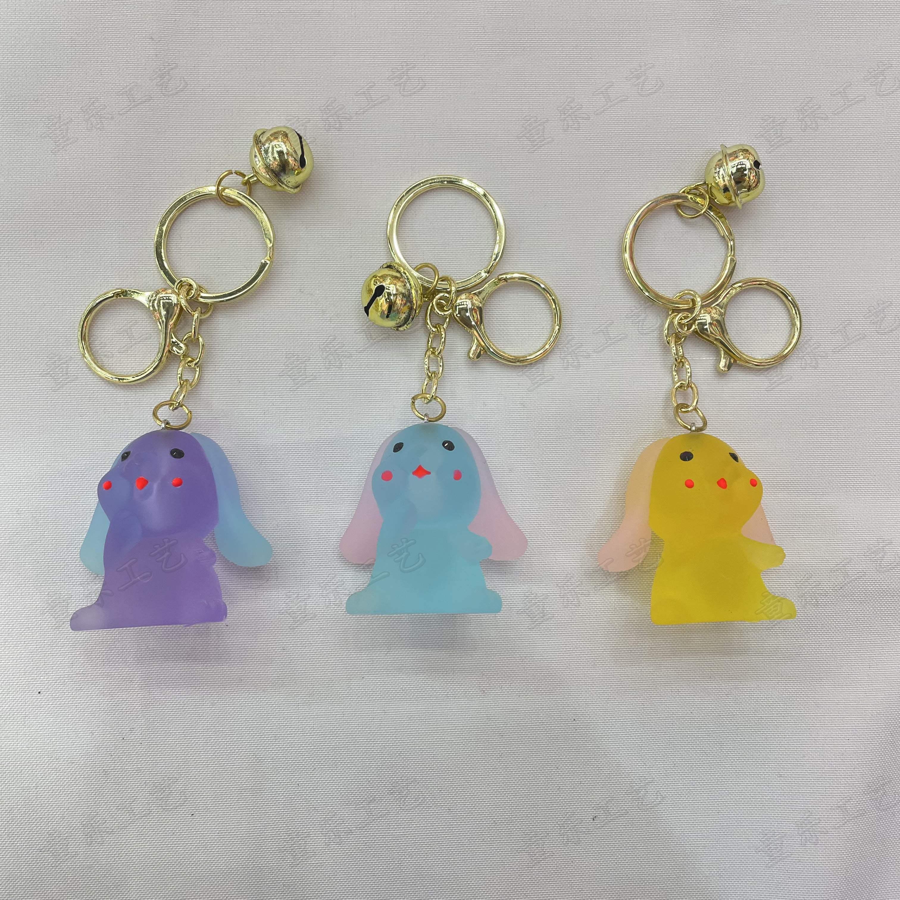 Crystal rabbit keychain, girls' schoolbag pendant, exquisite key chain, cartoon and cute, girlish car key pendant Specification image