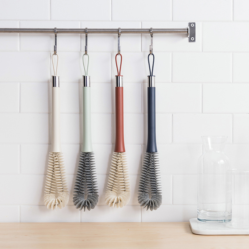 Nylon bristle long-handled brush