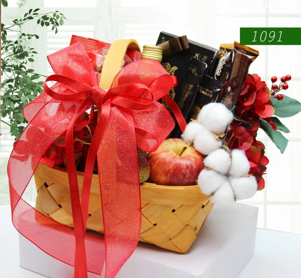 Item No. : 1091 Christmas Gift Packaging Decoration DIY Red Snow Yarn Spray Silver Onion Double-sided Iron Wire Webbing 3.8cm