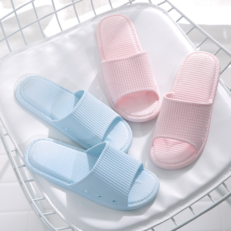Plastic bathroom slippers Application Scenario
