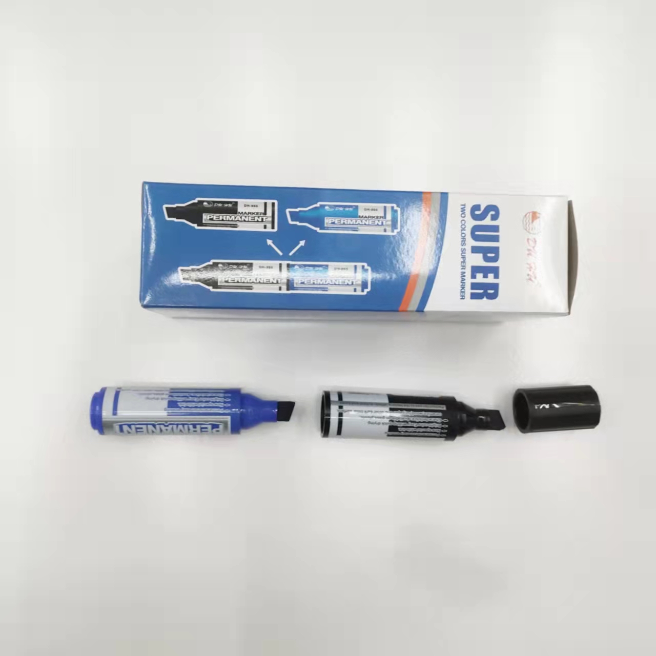 Oil-based marker pens, marking pens, spliced logistics and express delivery pens, black, red and blue Application Scenario