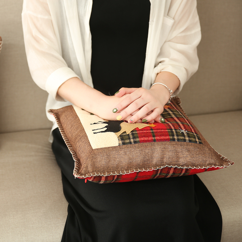 New Christmas decoration items: checkered fabric pillowcases, patchwork pillowcases, reindeer mini pillowcases Specification image