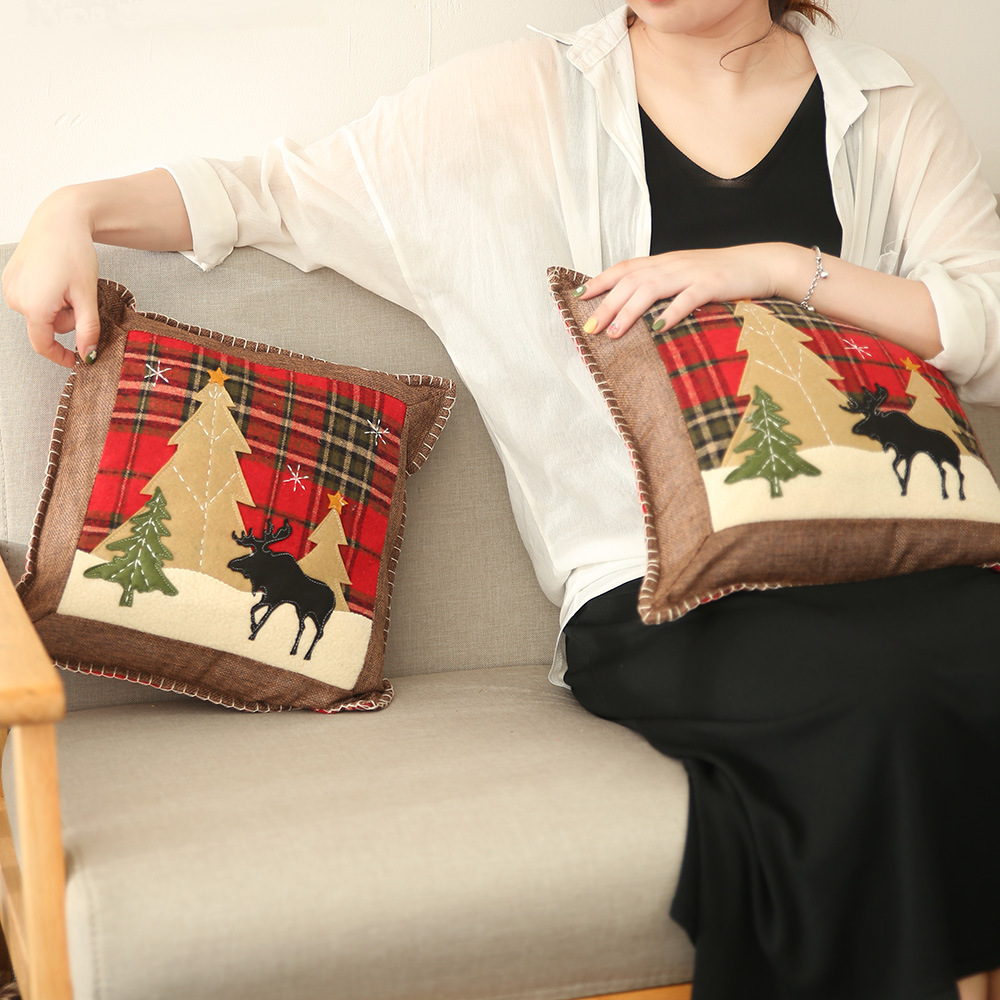 New Christmas decoration items: checkered fabric pillowcases, patchwork pillowcases, reindeer mini pillowcases