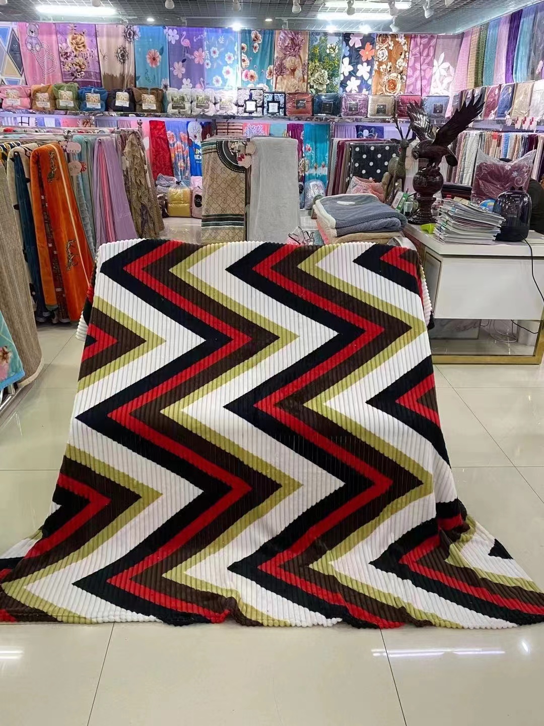 法兰绒毛毯，抽条印花波浪毛毯，法兰绒毛毯现货