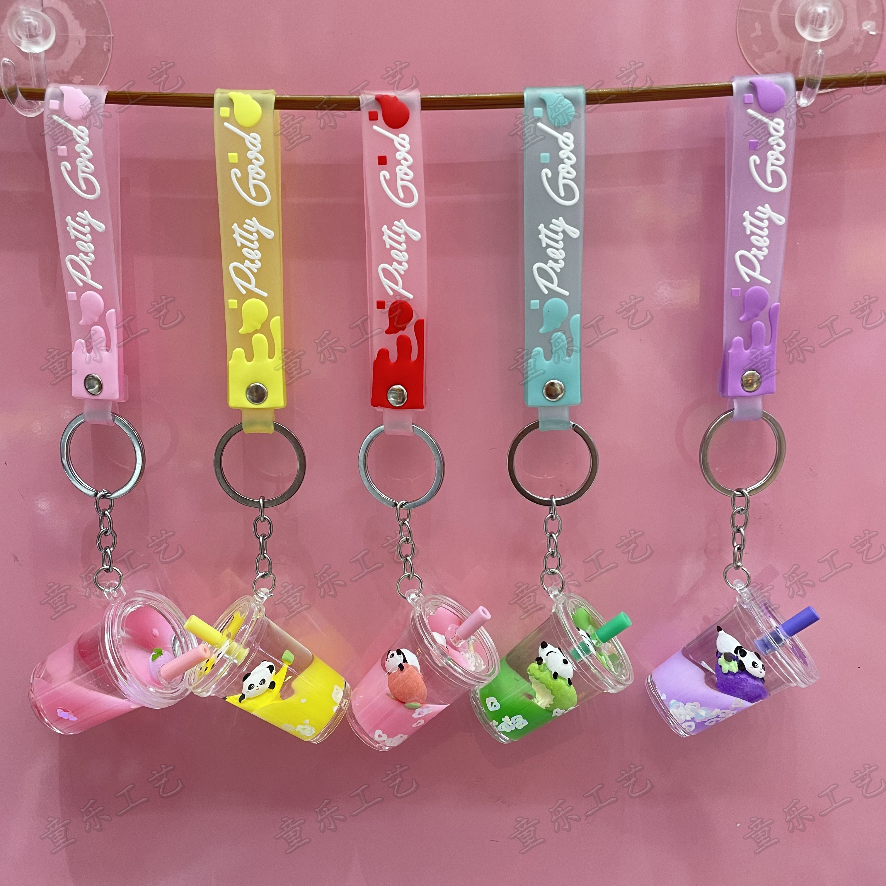 The popular "Flowing Sand" series keychains feature creative and cute animal key pendants, bag pendants, floating fruits, and animal key chains