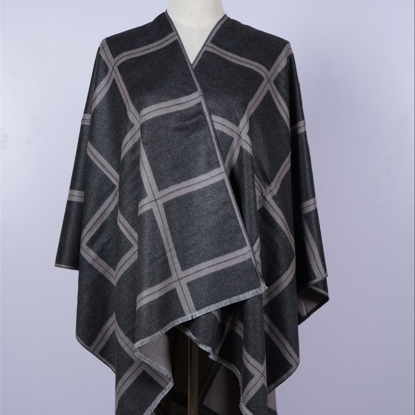 Wholesale winter women's scarves and shawls, checkered printed pleated warm pleated design shawls