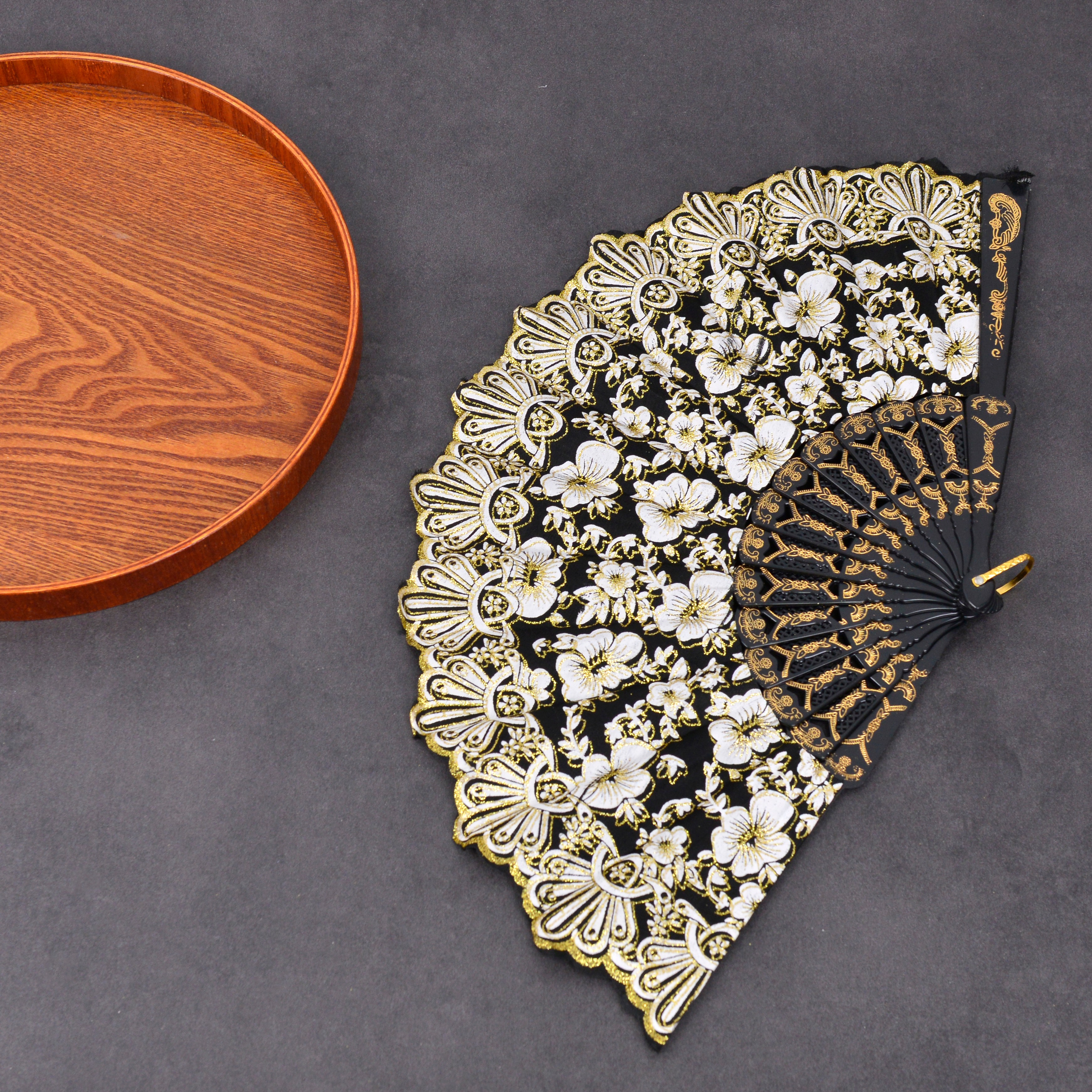 中国风扇子舞蹈扇黑杆金粉印花扇子塑料扇龙骨扇