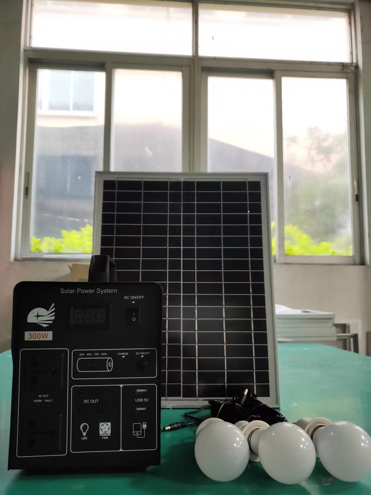 新款太阳能便携式小系统蓄电池发电机电源300W 500W详情图4