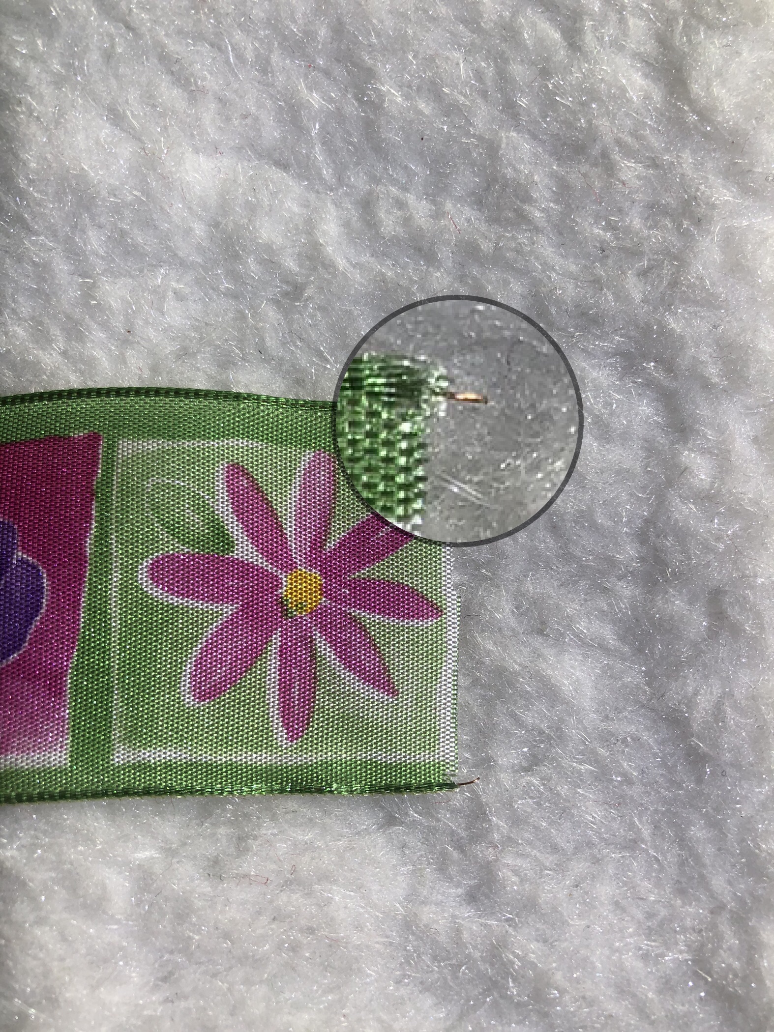 Item No. : 1135 Christmas Gift Packaging Decoration DIY Green Spring Printed Double-sided Wire Webbing 3.8cm Specification image