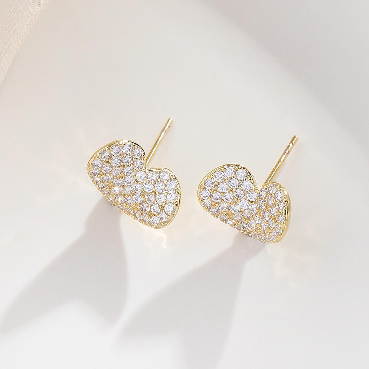 Xuhui brand light luxury copper plated with real gold and set with zircon 925 silver needle heart-shaped exquisite design fashionable stud earrings Specification image