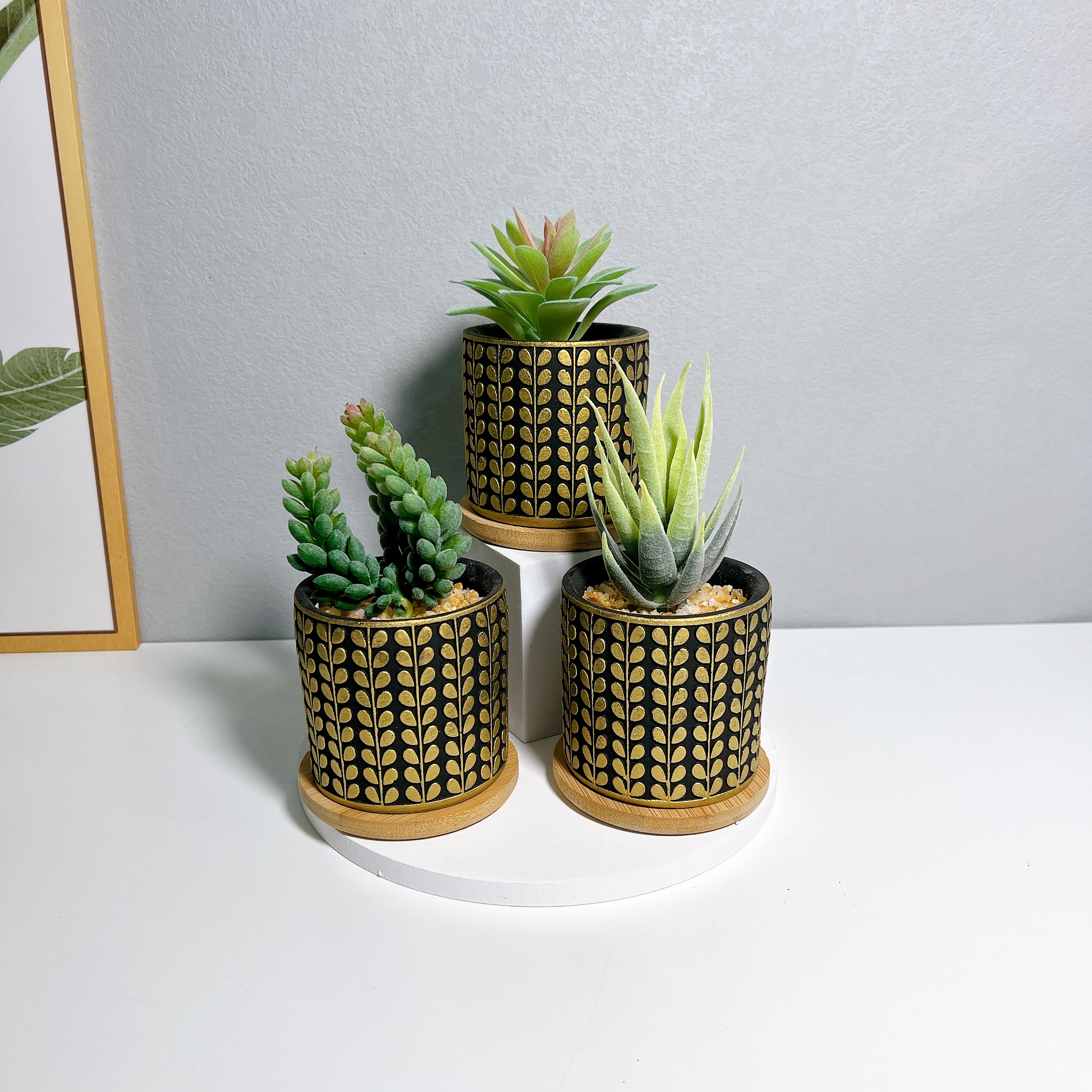 仿真多肉植株/水泥花盆/带木托细节图