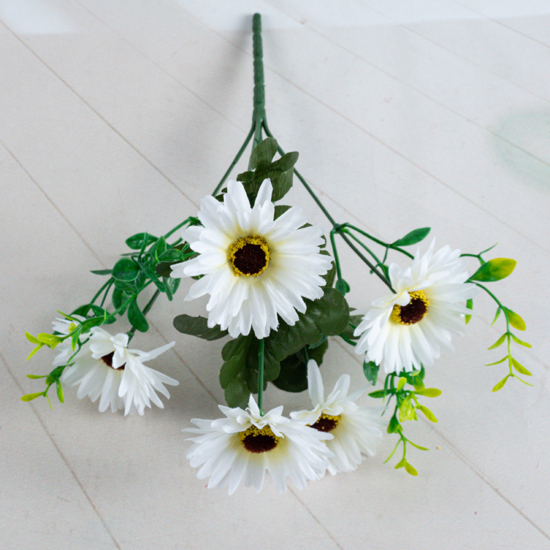 Direct sales of artificial flower manufacturers: 5-head medium-sized chrysanthemums in artificial flower bouquets Item Picture