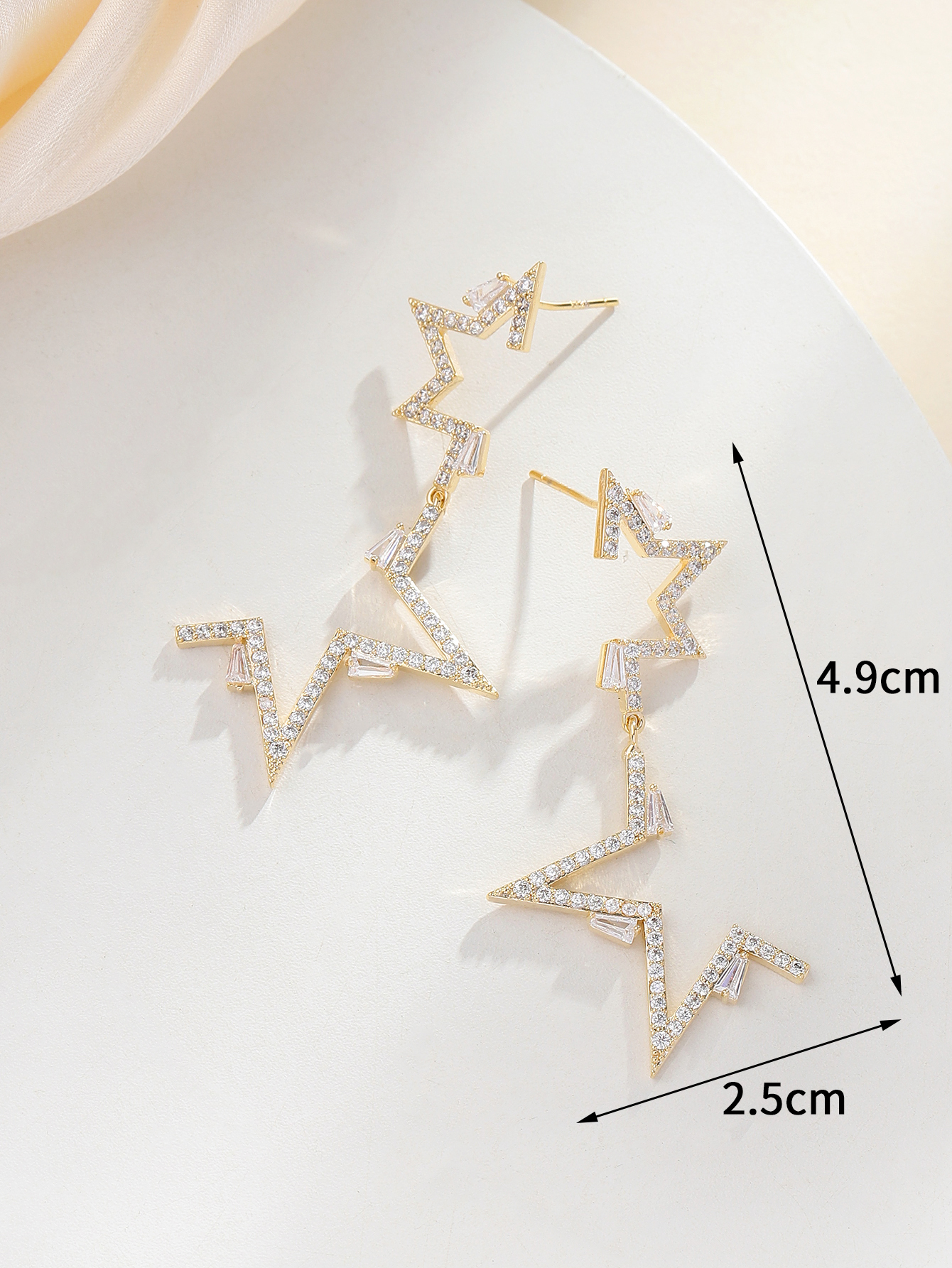 Xuhui brand's light luxury, fashionable and versatile 925 silver needle copper plated with real gold and set with zircon geometric personalized stud earrings Specification image