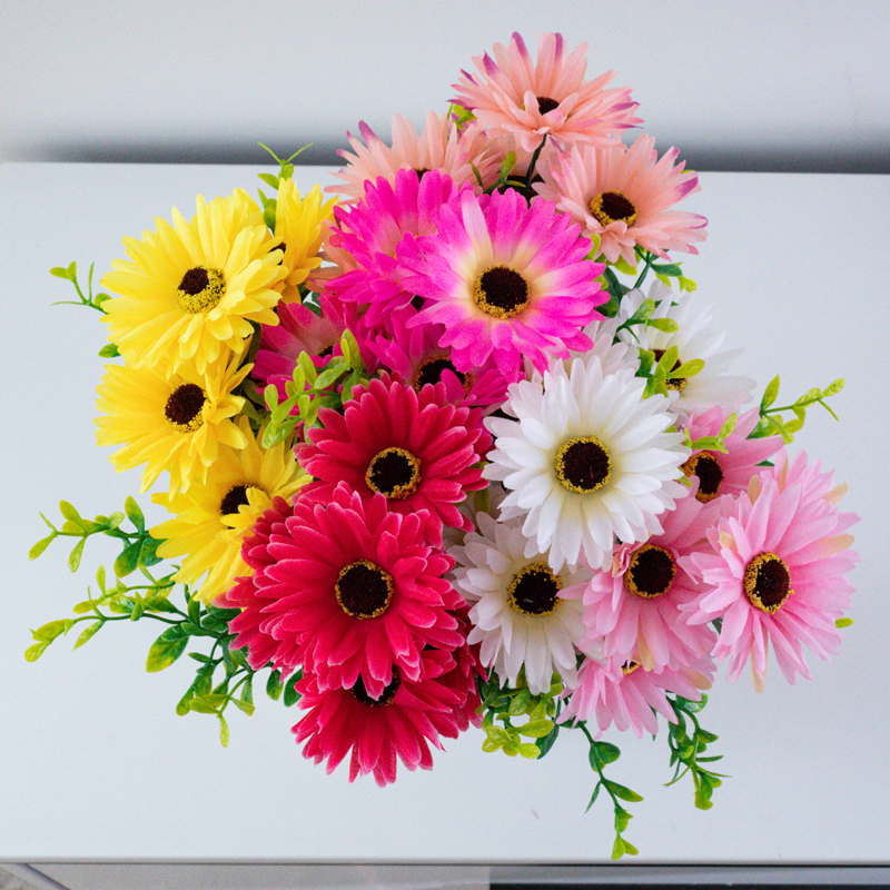 Direct sales of artificial flower manufacturers: 5-head medium-sized chrysanthemums in artificial flower bouquets details Picture