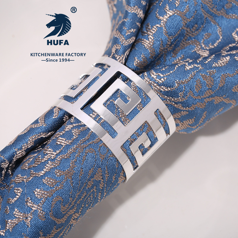 Mutual distribution of stainless steel napkin rings, stainless steel creative hollowed-out letter napkin buttons, napkin rings, hotel tableware, mouth cloth rings, accessories, napkin buttons, letter napkin rings, metal hollowed-out napkin rings, hotel supplies, napkin buttons details Picture