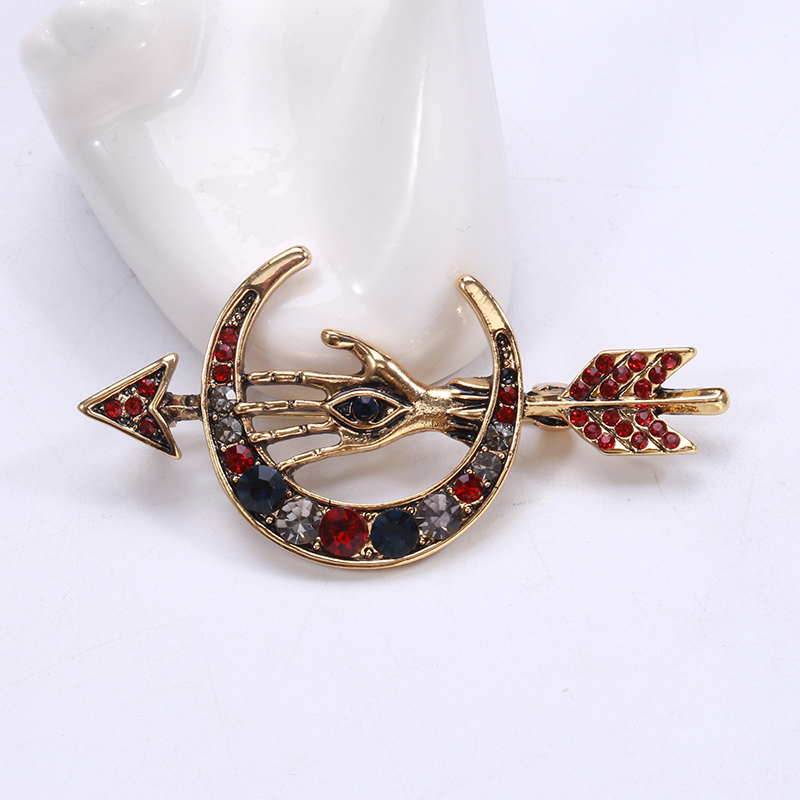 Factory direct sales of creative and light luxury Korean version new best-selling cartoon ancient gold one-shot piercing heart oil stone water diamond creative retro brooch, simple and fashionable accessory pin in stock Specification image