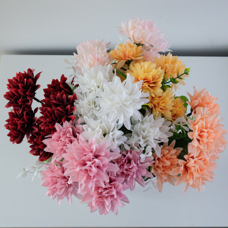 Direct sales of artificial flower manufacturers: 5-headed pointed-ball chrysanthemums as artificial flower bouquets and ornaments details Picture