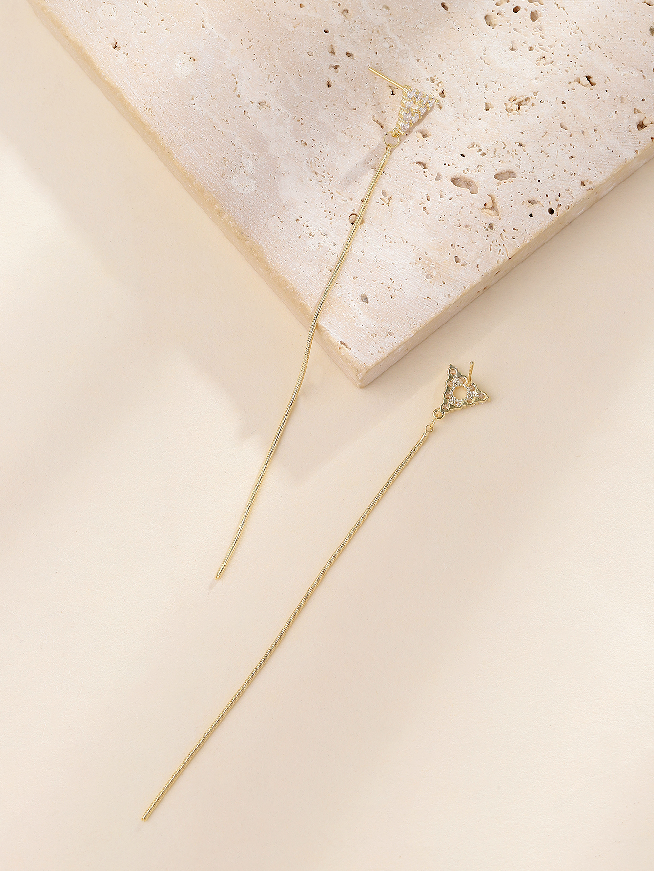 饰品徽镶嵌锆石耳环/贝珠耳钩/饰品项链/饰品女长款气质/欧比雅比白底实物图