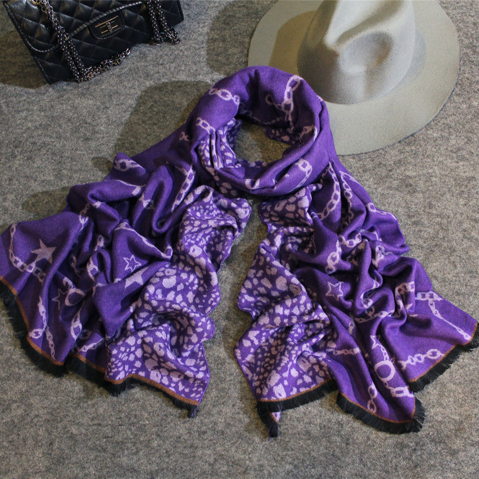 Wholesale Chinese winter cotton printed chain design women's shawls Specification image