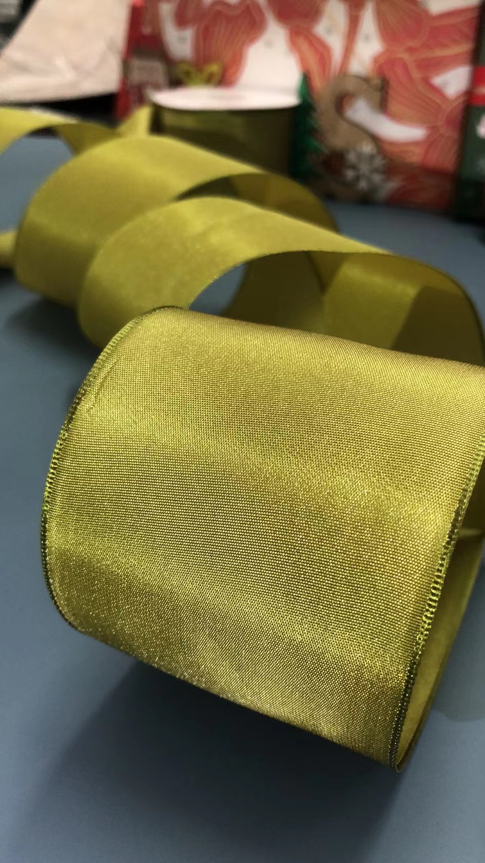 Item No. : 1164 Christmas Gift Packaging Decoration DIY Double-sided Smooth Green Double-sided Iron Wire Webbing 6.3cm Specification image