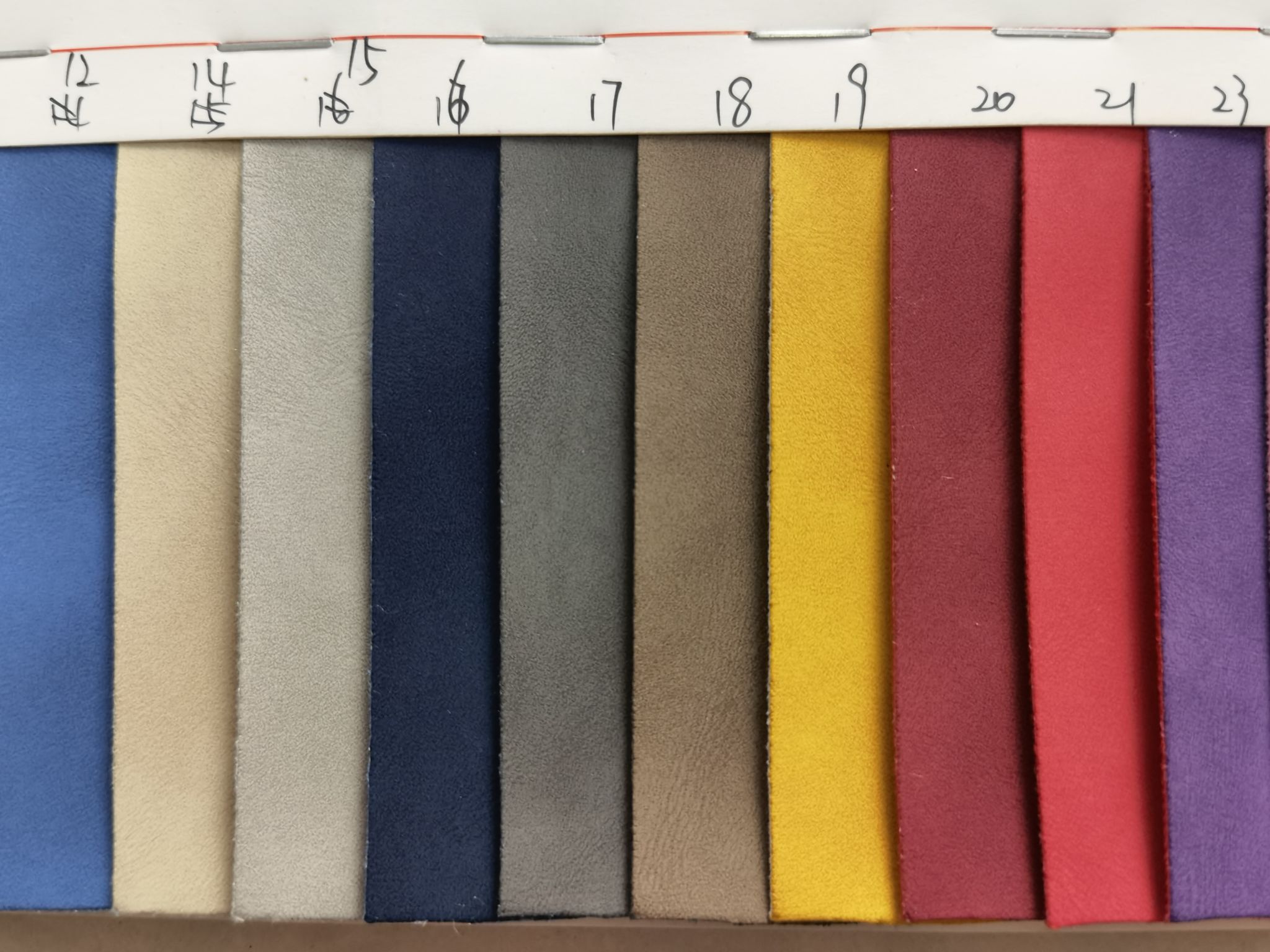 厂家直销皮革新款箱包材料面料欧美羊巴详情图3