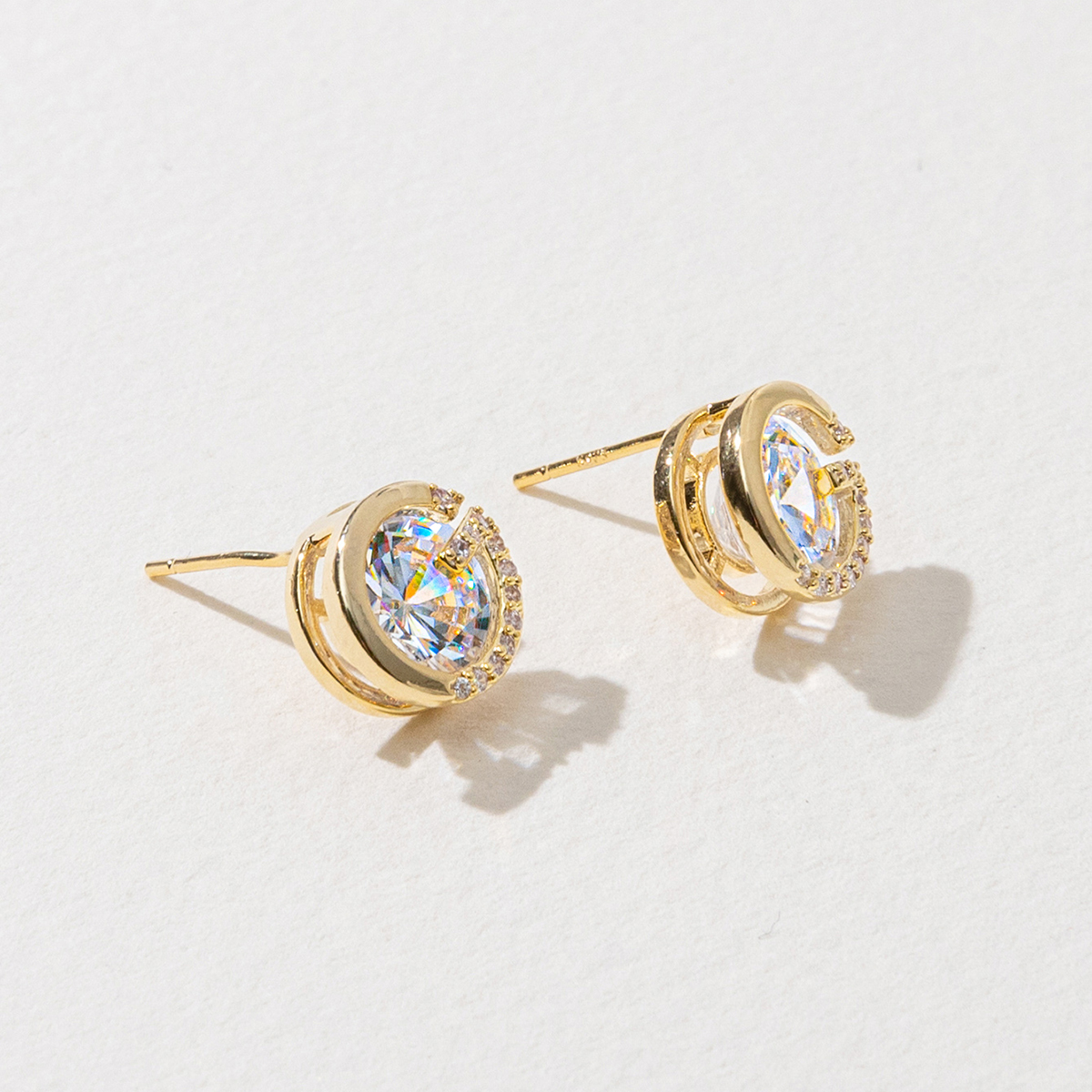 Xuhui brand exquisite and light luxury copper plated with real gold and zircon inlaid 925 silver needle small fragrance style fashionable and elegant stud earrings Item Picture