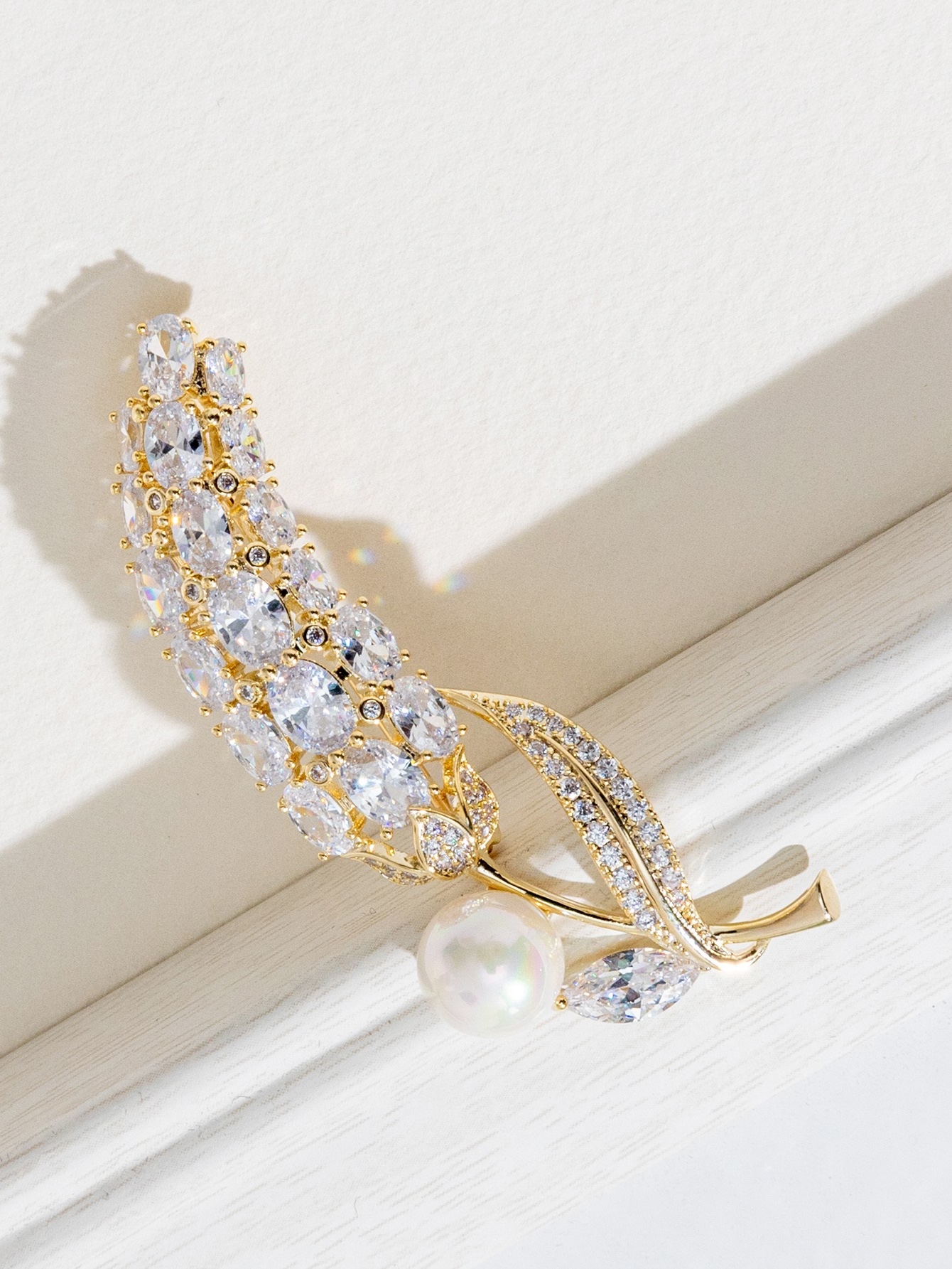 The Xuhui brand's best-selling new high-end, fashionable and stylish wheat ear brooch is versatile details Picture
