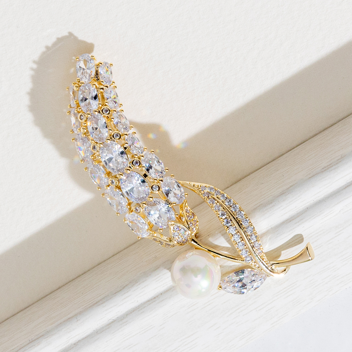 The Xuhui brand's best-selling new high-end, fashionable and stylish wheat ear brooch is versatile