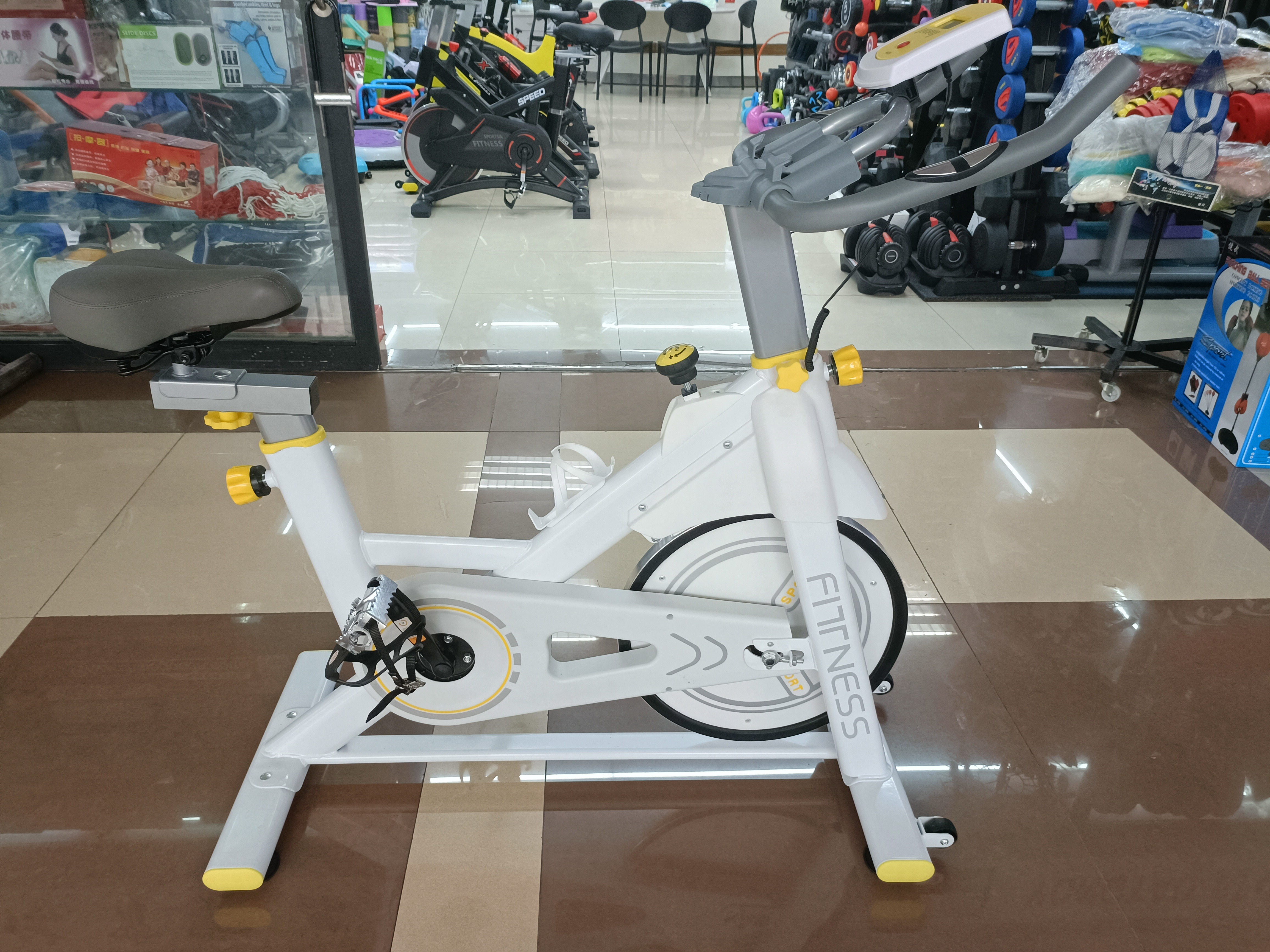 Smart magnetic control spinning bike home fitness room