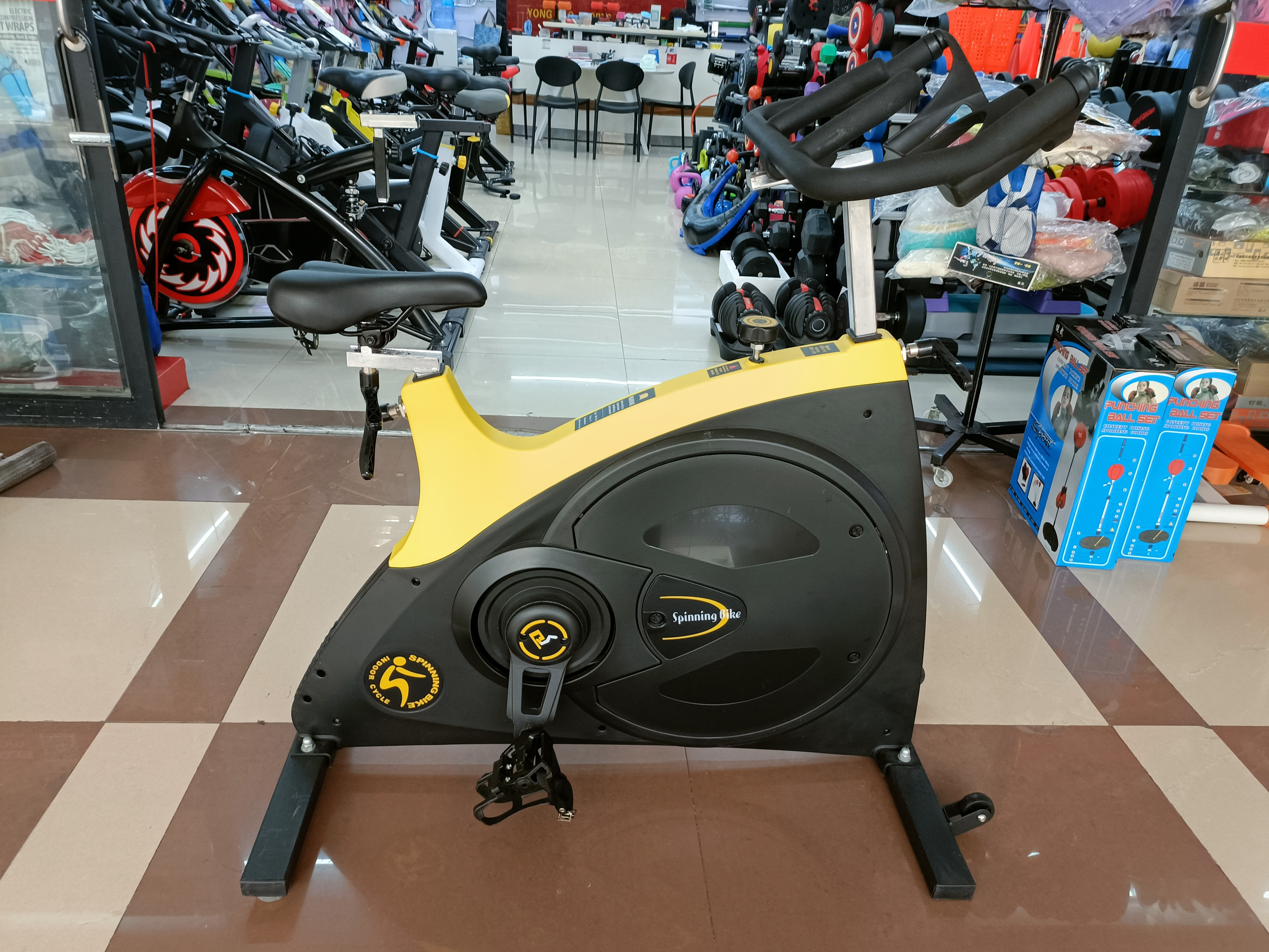 Smart Big Yellow Spinning bike