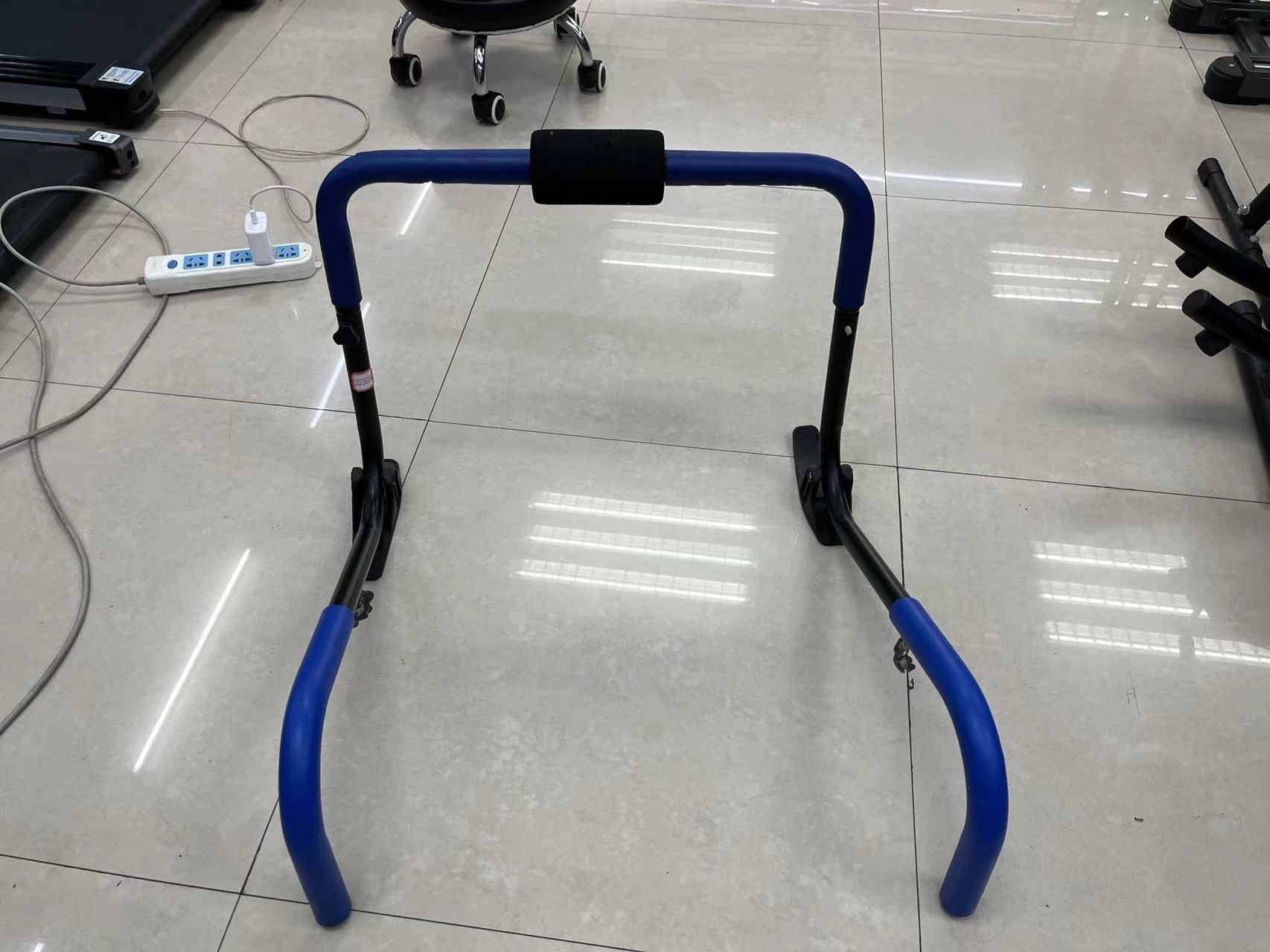加强型墙体单杠 健身墙上双杠 