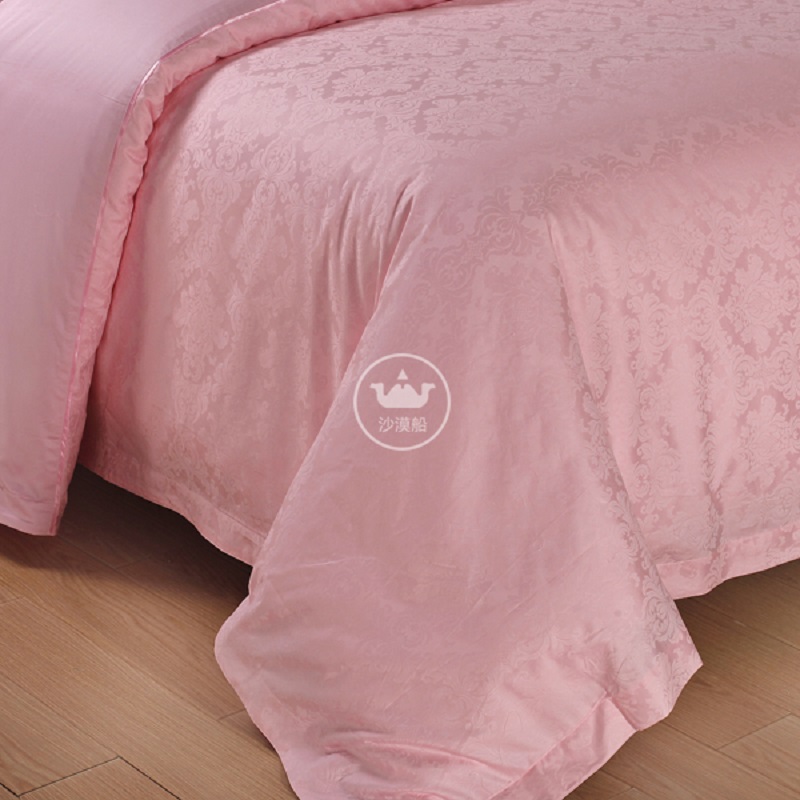 Hotel Beddi's pink memory hotel linen features a European style and noble quality. It interprets a classic luxurious and comfortable life with classic jacquard technology. It is smooth, fine, soft, comfortable and has good breathability details Picture
