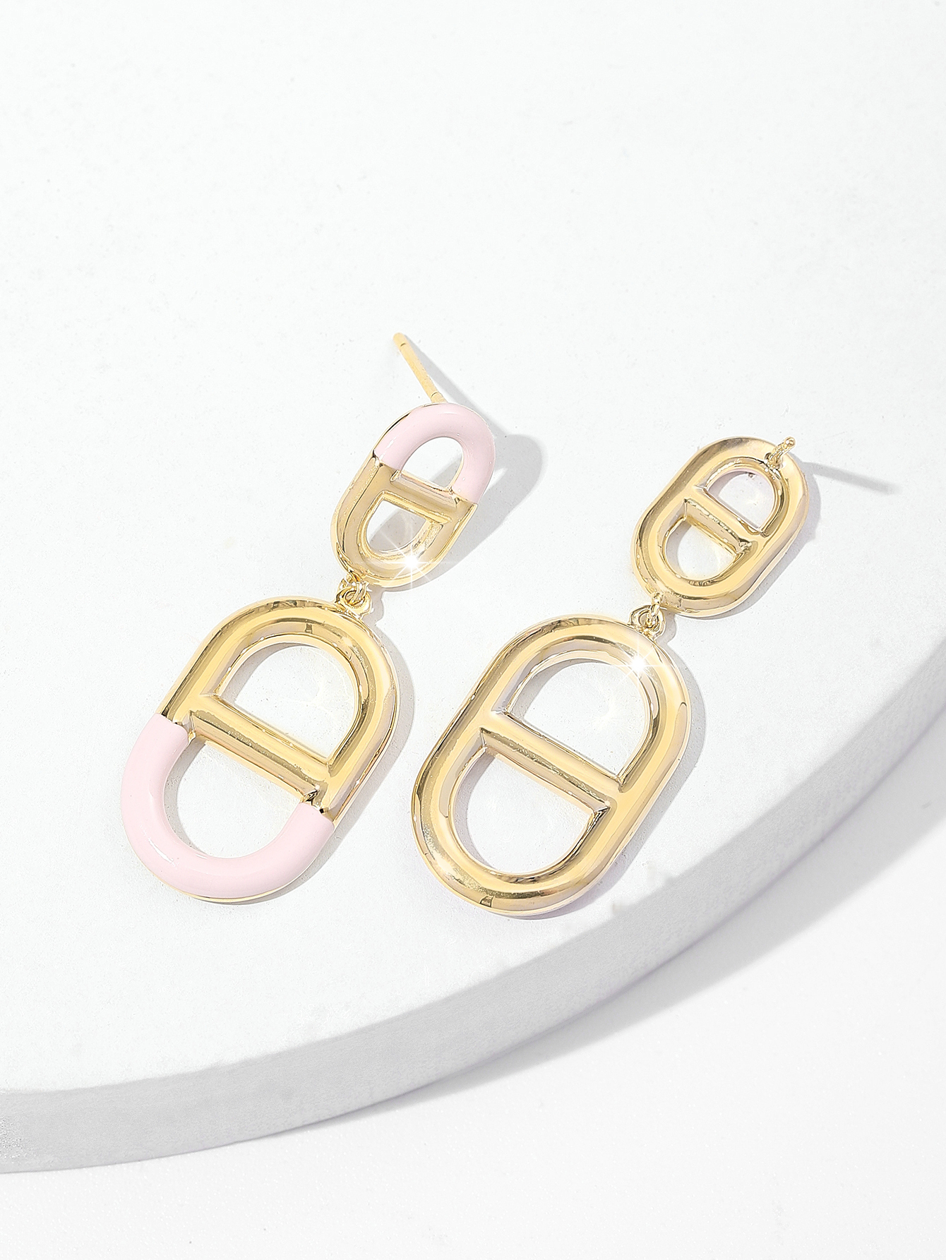 Xuhui brand's light luxury, fashionable and versatile 925 silver needle copper plated with real gold, pig nose lacquered stud earrings Specification image